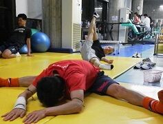 写真　開脚  2  20101215192000010 (237x180) 50%に縮小