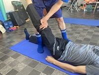 写真 股関節ストレッチ補助 (199x150) に縮小